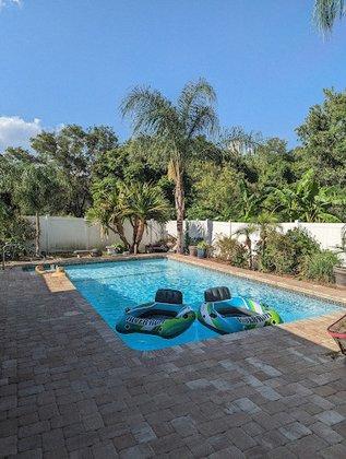 Dive On In Pools Service Inc