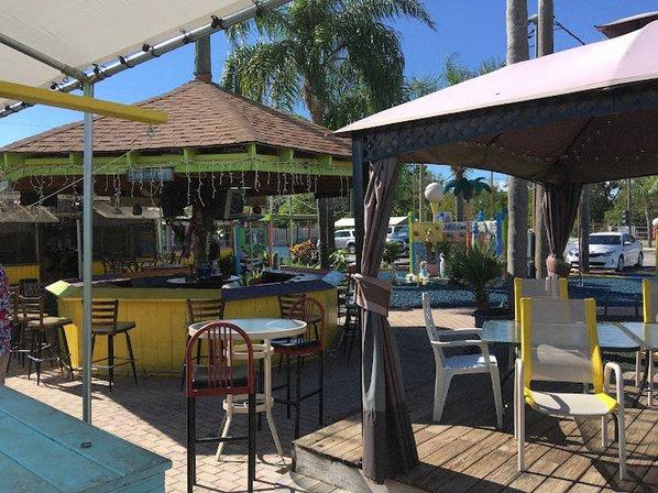 20th Hole Bar & Grill