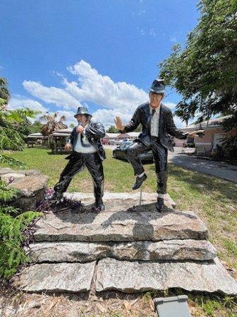Blues Brothers statues
