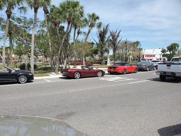 73 N Adams Dr Parking