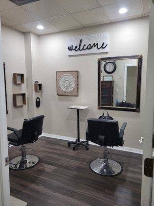 Grand Salon & Suites