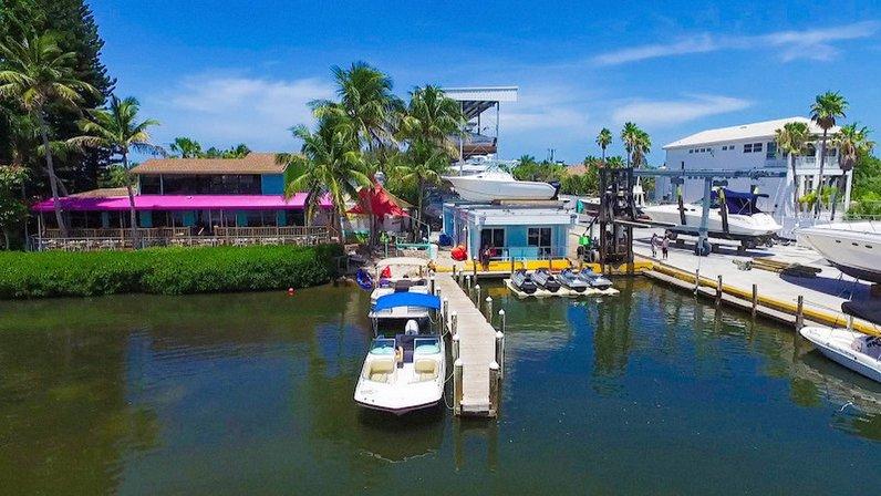 Suntex Boat Rental - Bayfront Marina
