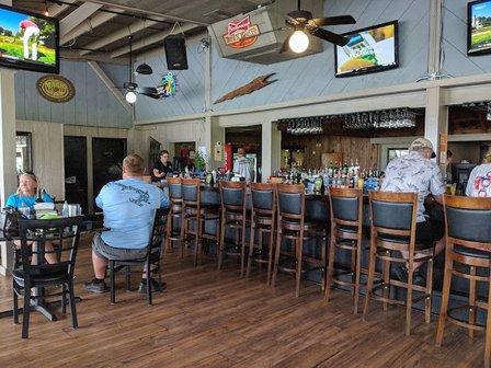 Tanners Lakeside Restaurant & Bar