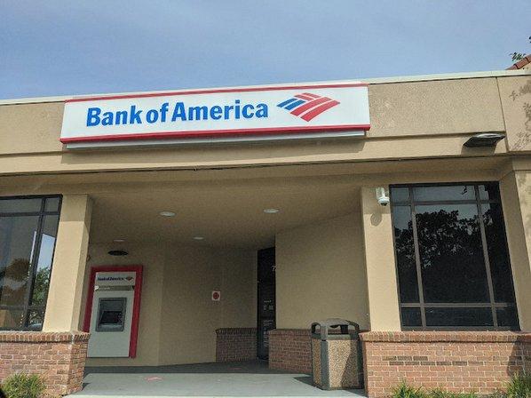 Bank of America (with Drive-thru ATM)