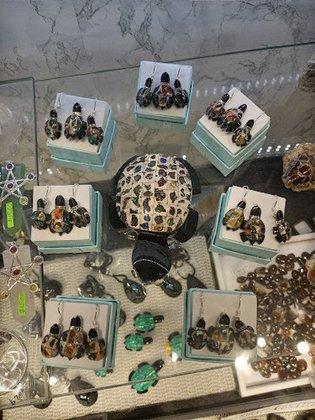 JJ MAGDALENA GEMS & JEWELRY INC