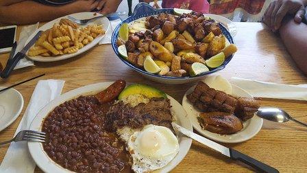 El Tropico Restaurante