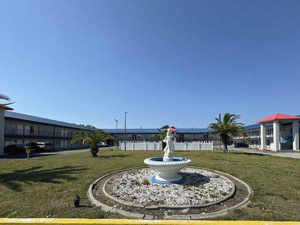 Motel 6 Englewood, FL