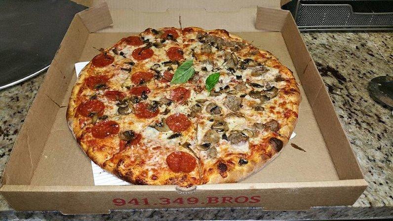 Solorzano’s Pizzeria Gulf Gate / Siesta Key