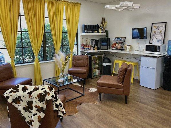 The Honey House - Nail and Lash Studio