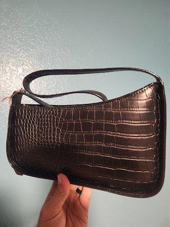 AM Wholesale Deals