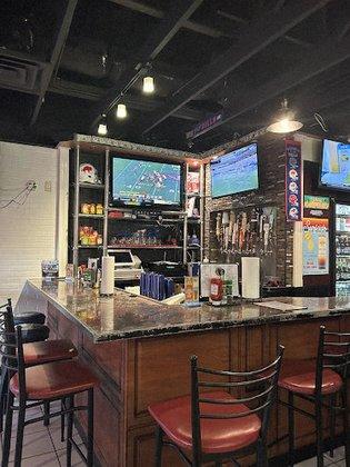Buffalo Charlie's Bar & Grill