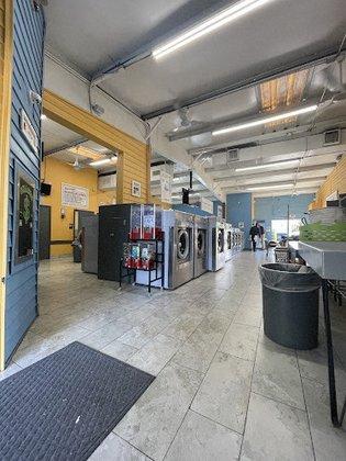 Bayshore Gardens Laundromat