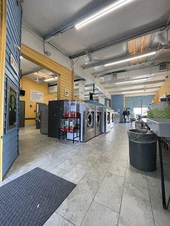 Bayshore Gardens Laundromat