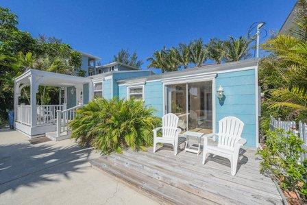 Lazy Palm Cottage