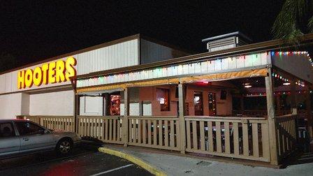 Hooters