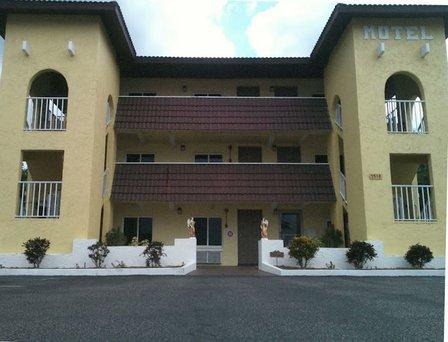 Chateau Motel
