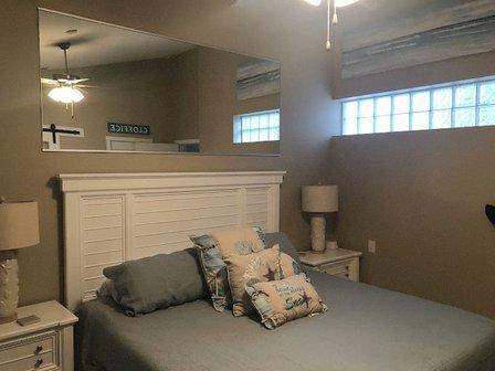 CUSTOM CUT GLASS & MIRROR - Sarasota Florida