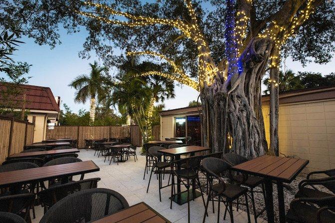 Bahi Hut Tiki Cocktail Lounge