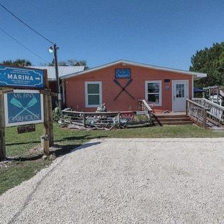 Ms. Fins Oarhouse Marina & Bait Shop