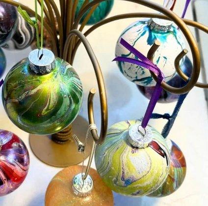 Water Marbling with Acrylics on Glass Bauble Ornaments with Peggy Wertheim