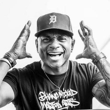 Tony Roberts at Funny Bone Comedy Club