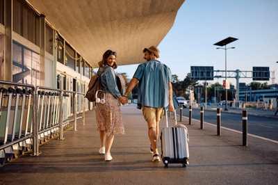 Travel Advisor vs. Booking It Yourself: Which Is Right for You?