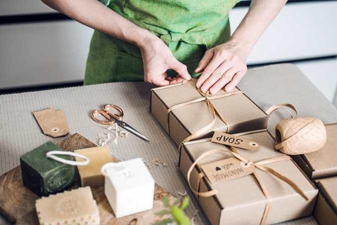 How to Find a Gift Shop With Something Worth Giving