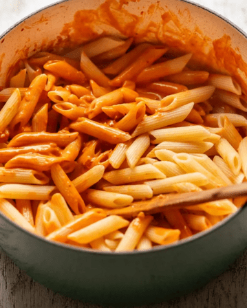 Classic Handmade Pasta With Vodka Sauce