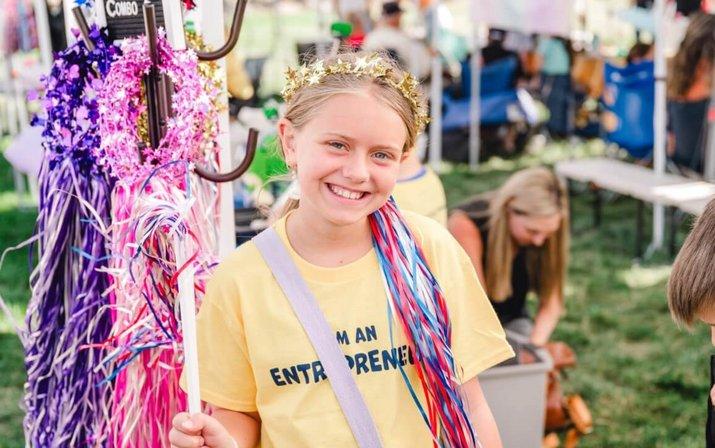 A Holiday Market for Young Entrepreneurs